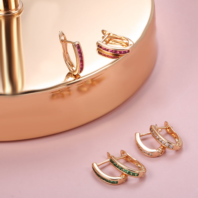 Elegante Zirkonia-Ohrringe mit Intarsien in Gold