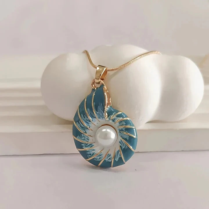 Collar Concha Azul con Perla Vintage