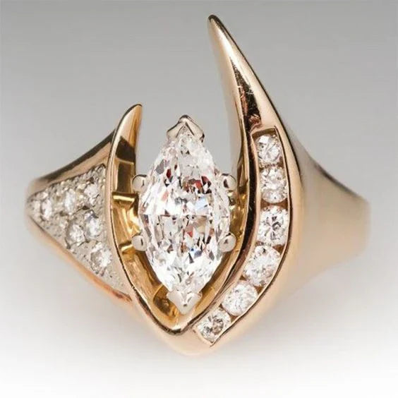 Anillo Vintage con Cristal Ovalado Dorado